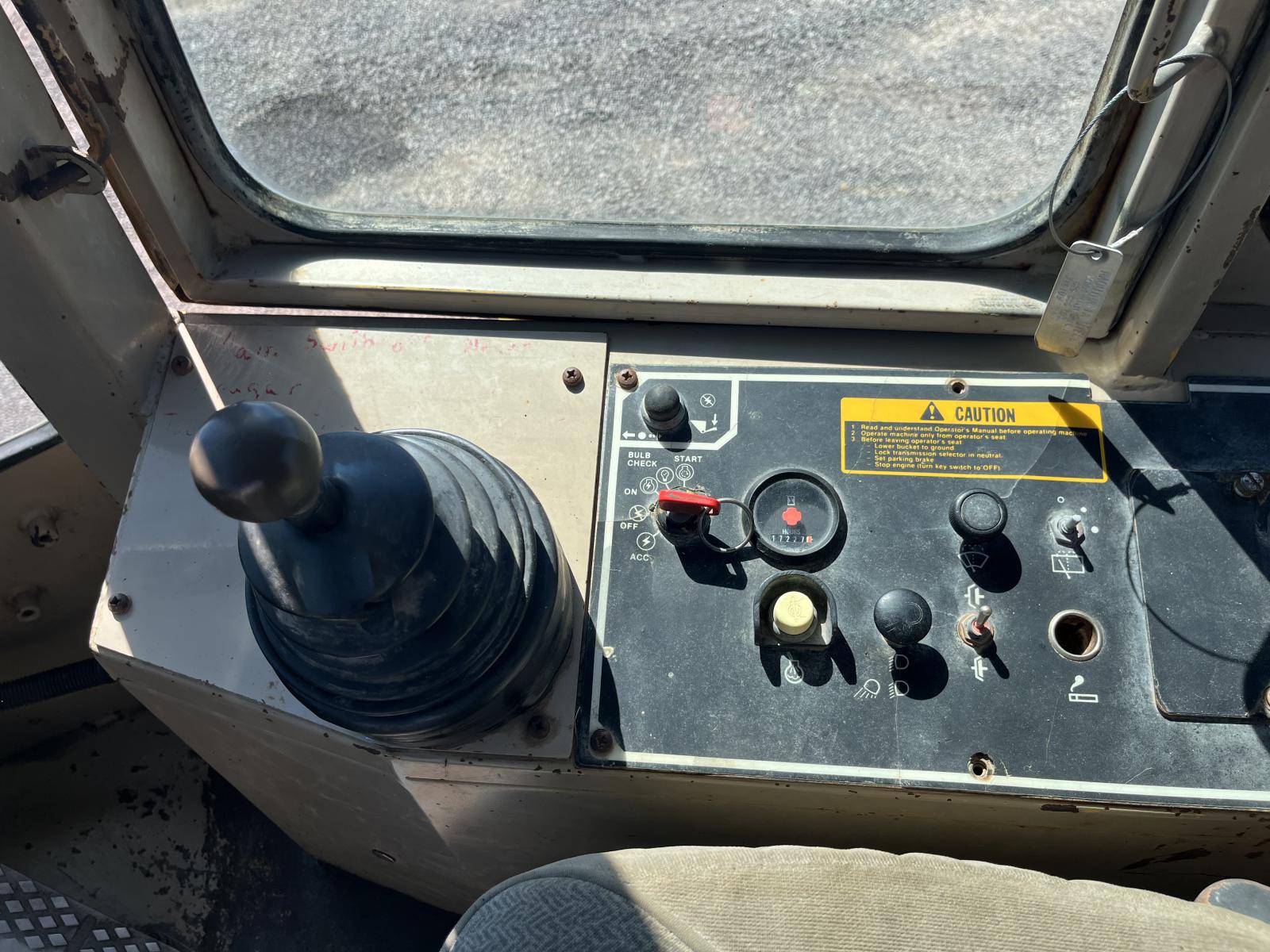 ./imagenes/INVOICE/2019/16278/JOHN DEERE 544E (11).JPG